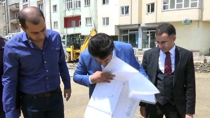 Yüksekova’da elektrik telleri yer altına alınıyor