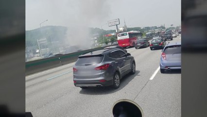 경부고속도로 서울요금소 앞 고속버스 화재...인명피해 없어 / YTN