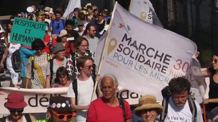 Пешком по Европе за беженцев