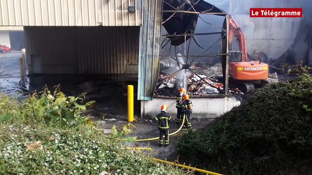 Loudéac Incendie dans un hangar agricole : 40 personnes au chômage technique