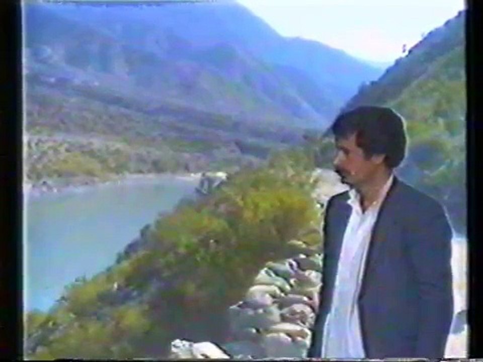 HAYAT GARDEZAI | حیات گردیزی | جنگ جگړې دې لرې شي