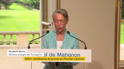 #SNCF : "Nous avons démontré une nouvelle fois que le dialogue social est toujours utile puisque nous avons repris plusieurs propositions syndicales, notamment la garantie de l'incessibilité de la SNCF", assure la ministre des Transports Elisabeth Borne