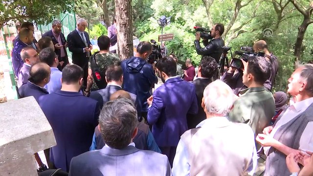 Kısakürek vefatının 35. yılında kabri başında anıldı - İSTANBUL