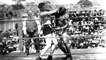 Jack Johnson: Trump posthumously pardons black boxing champion