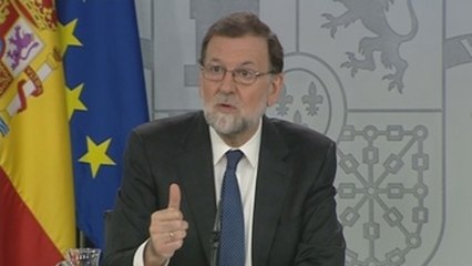Rajoy dice que la moción pretende que Sánchez sea presidente "a cualquier precio"