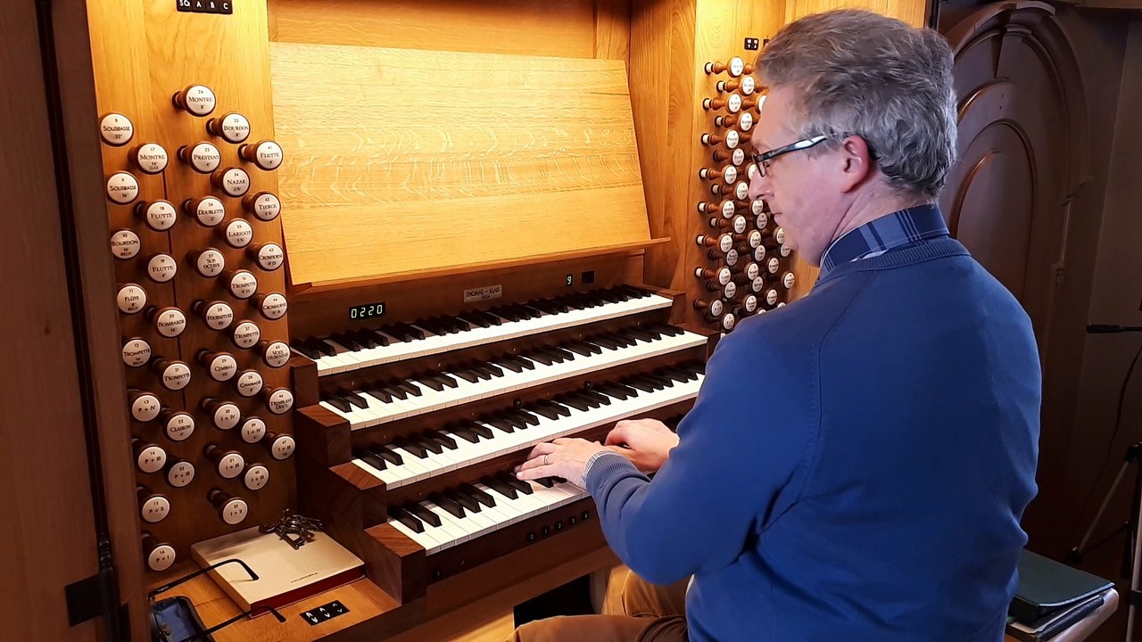 Le grand orgue est prêt pour la descente de châsse