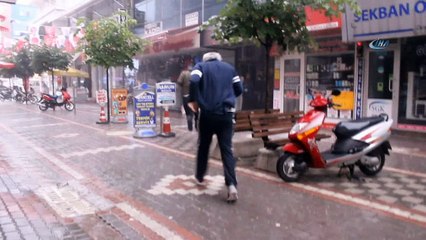 Sağanak yağmur etkili oldu