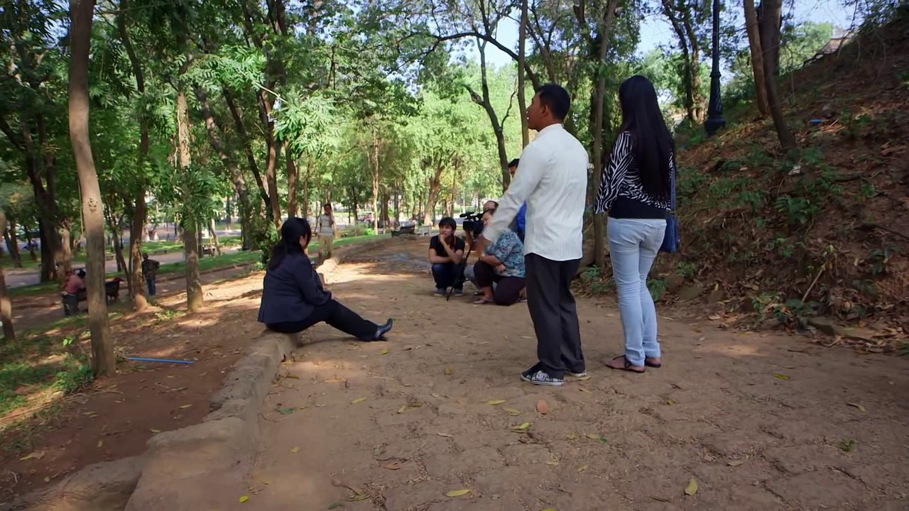 Families reunited after 40 years apart in Cambodia | Unreported World