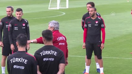 A Milli Futbol Takımı, Hazırlıklarını Sürdürdü