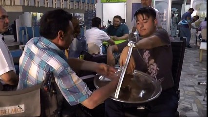 Bu Kafede Engelliler Hem Çalışıyor Hem de Sosyalleşiyor