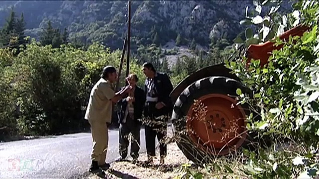 مسلسل ضيعة ضايعة - الجزء الأول ـ الحلقة 10 العا...