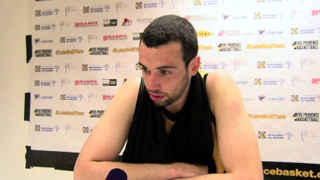 Pierre Pelos au micro d'Ulrich Téchené