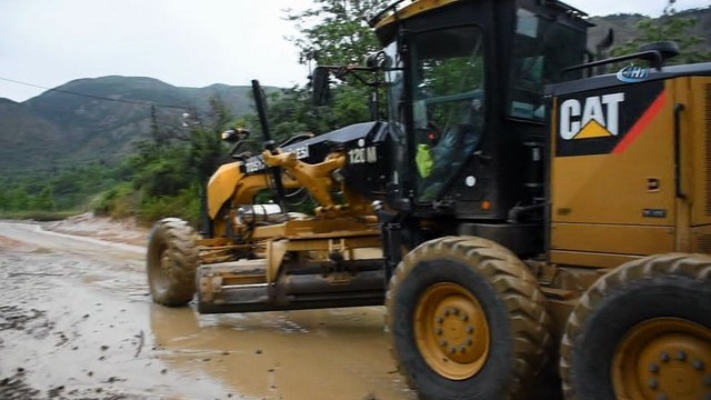 Tosya - Kastamonu yolu heyelan ve selden araç trafiğine kapandı