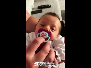 Emziği Alınınca Tepkisini Ortaya Koyan Bebek