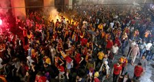 Galatasaray Taraftarı, Taksim'de Şampiyonluğu Kutladı