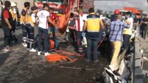 Eski Edirne asfaltı Arnavutköy - Habipler yolunda bir otomobil, belediyeye ait yol temizlik aracına çarptı. Kazada otomobilde bulunan 3 kişi hayatını kaybetti. Olay yerine çok sayıda sağlık ekibi, itfaiye ve polis ekipleri sevk edildi.