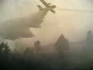 Largage de canadairs