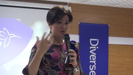 Ceren Öğretmen, Öğrencilerine İlham Vermek İçin Sınırları Aştı