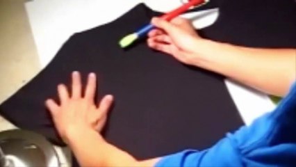 Hướng dẫn cách vẽ lên áo thun, mặc không đụng hàng 8
