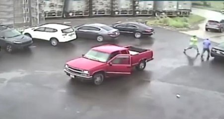 Trafikte Gerginlik Yaşadığı Adama Balyozla Saldırdı