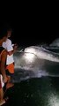 Des indonésiens découvrent un monstre marin échoué sur la plage