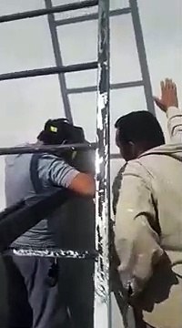 Les ouvriers les plus débiles du pays... Regardez la boulette qu'ils ont fait