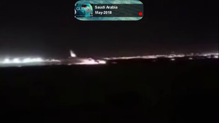 下载视频: Atterrissage sans la roue avant d'un avion en Arabie Saoudite de nuit !