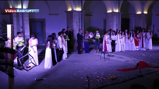 Andria: successo per Troadi, la guerra, le donne, i vecchi ed i bambini del liceo Carlo Troya