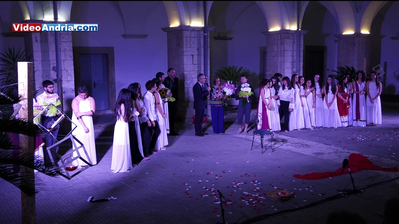 Andria: successo per "Troadi, la guerra, le donne, i vecchi ed i bambini" del liceo Carlo Troya