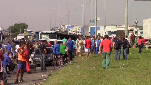 Полиция против дальнобойщиков