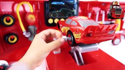 NEW DISNEY CARS 3 HUGE! MACK MOBILE TOOL CENTER HAULER TRAILER PIT STOP LIGHTNING PISTON CUP RACE