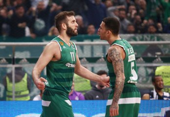 Το έβαλε από το κέντρο ο Τζέιμς