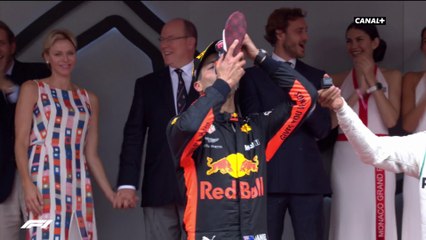 Le "shoey" de Daniel Ricciardo