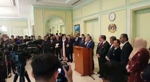 PERDANA Menteri, Tun Dr Mahathir Mohamad ketika sidang media selepas mempengerusikan mesyuarat Kabinet pertama di Bangunan Perdana Putra, Putrajaya. - Video Ahm