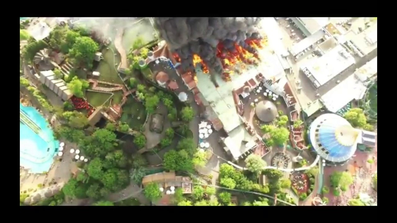 Un énorme incendie ravage un quartier d'Europapark