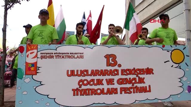 Eskişehir'de, Uluslararası Çocuk ve Gençlik Tiyatroları Festivali Başladı