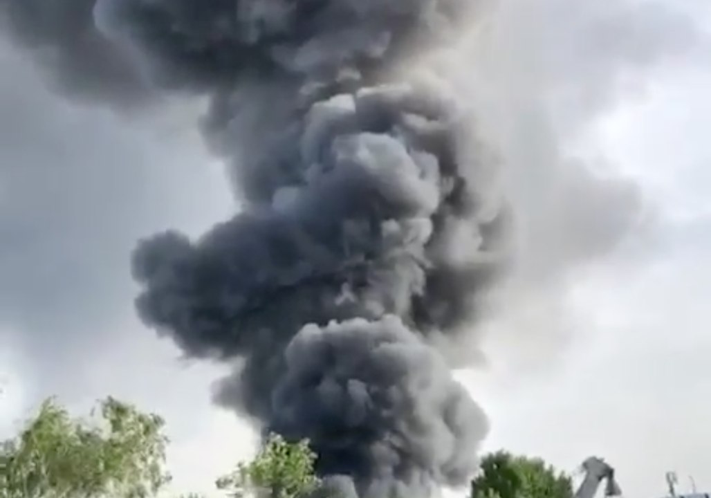 Europa-Park Visitor Watches Large Fire From Roller Coaster