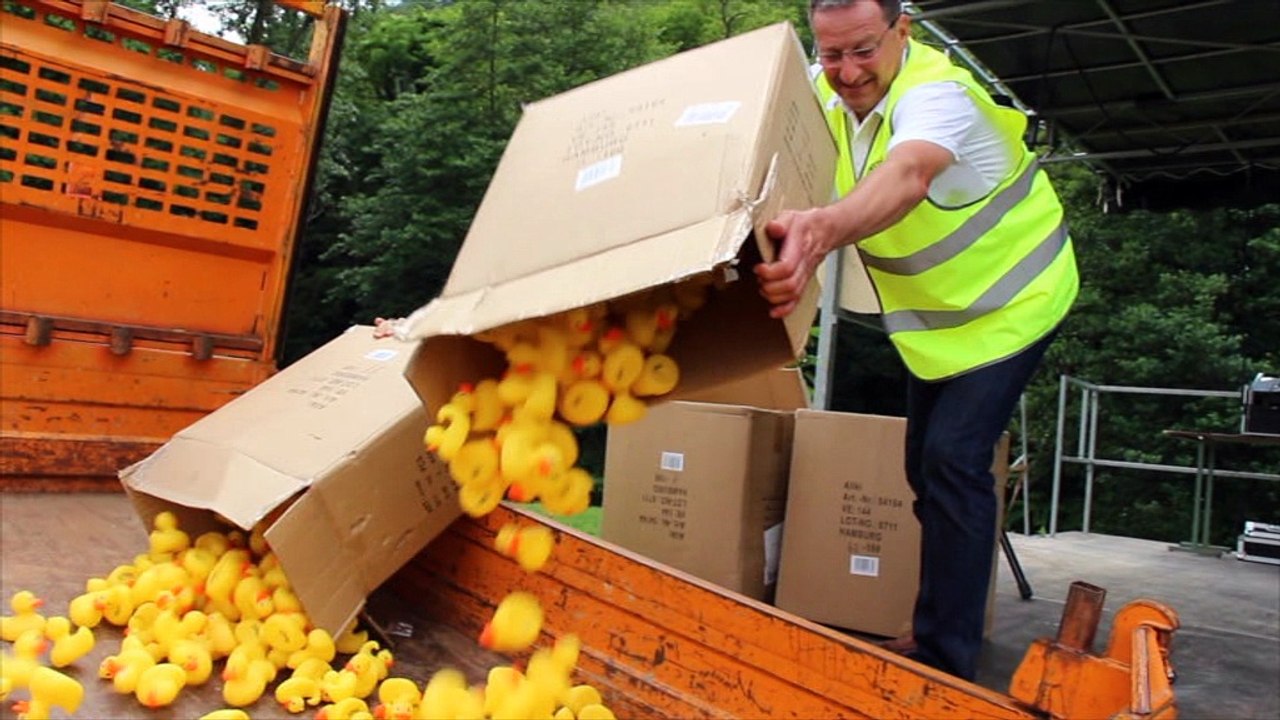 Saint-Uze : une course de canards en plastique pour la bonne cause