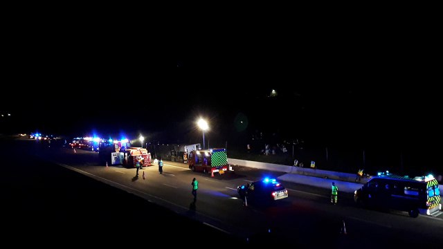 Accident de bus sur l'autoroute A7 : au moins 20 blessés, 120 pompiers mobilisés