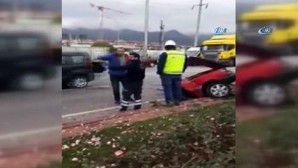 İkiye bölünen araçtan sağ çıktı