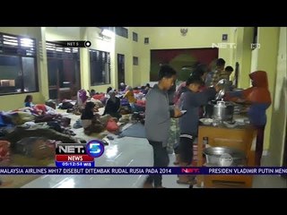 Akibat Erupsi Merapi Warga Santap Sahur Di Pengungsian  -NET5