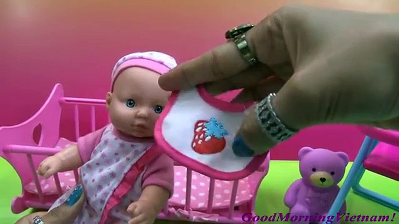 Đồ Chơi Giường Ngủ Cho Búp Bê - Chị Bí Đỏ Hát Ru Búp Bê Em Bé Ngủ