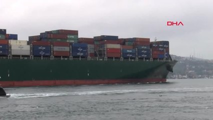 İstanbul- Dev Kargo Gemisi İstanbul Boğazı'ndan Geçti