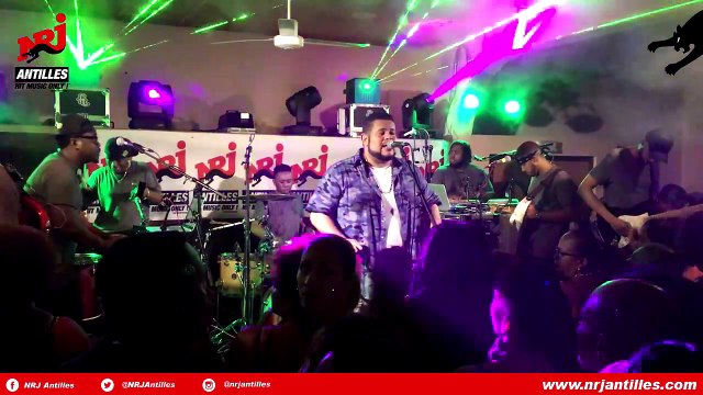 Excellent concert du groupe Vayb avec Mickael Guirand, ce lundi 7 mai 2018, à l'Appaloosa, au François.Nous avons pu découvrir quelques titres de leur album G