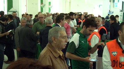 Bursaspor Olağan Genel Kurulu'nda oy kullanılmaya başlandı