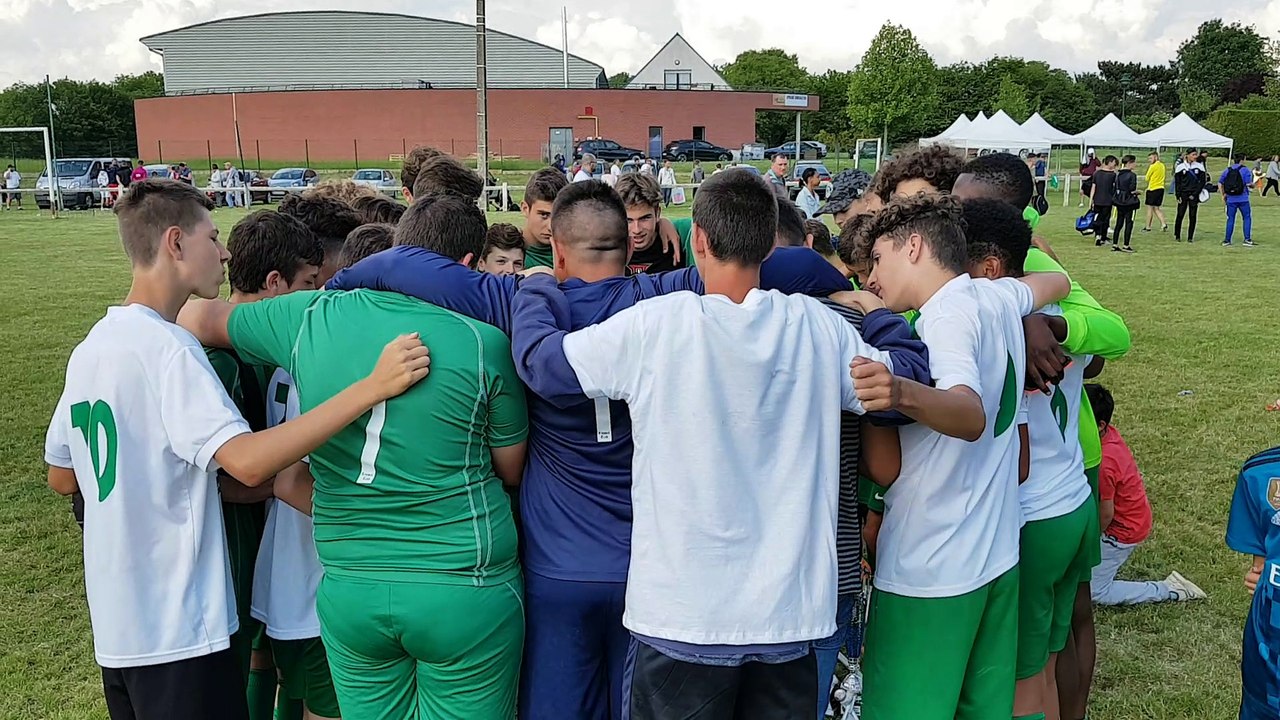 Cri de victoire après la victoire du Tournoi de Tillé U14/U15 (6 victoires, 1 nul, 10 buts marqués, 0 but encaissé) le 21/05/2018