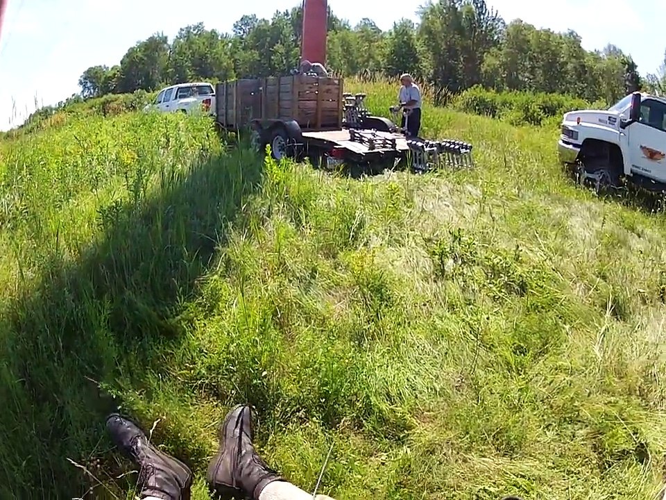 Réparation d'une ligne électrique en hélicoptère ! Sous haute tension !