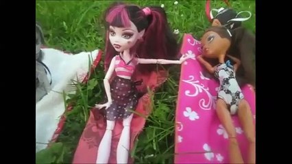 monster high,les écailles de la pleine lune,h2o(partie 1)
