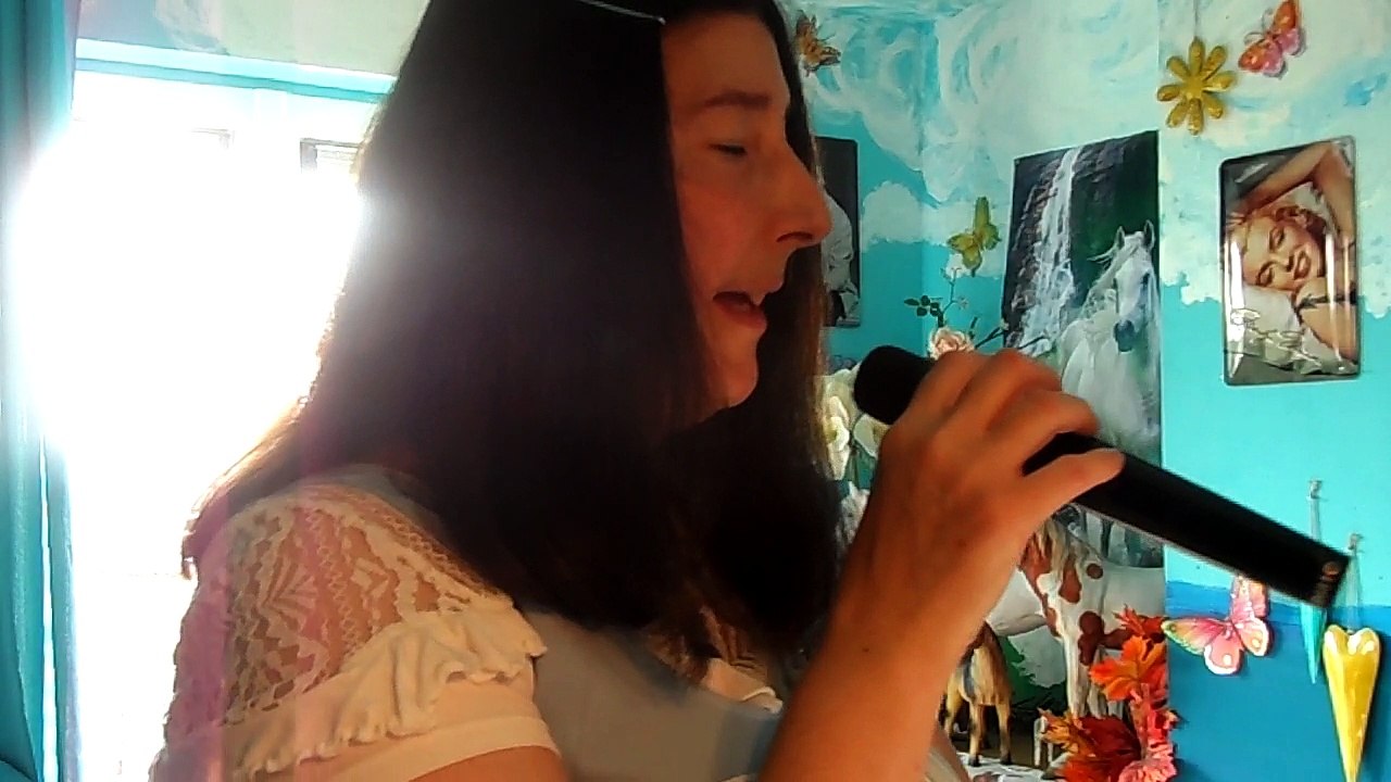 hugues  aufray elle descent de la montagne a cheval..