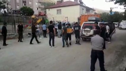 Yol çalışması yapan kamyonet 4 yaşındaki çocuğu ezdi: 1 ölü